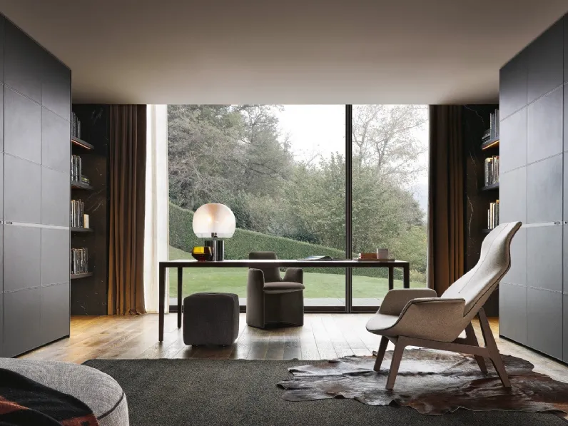 Armadio Senzafine Bangkok con ante scorrevoli rivestito in cuoio di Poliform