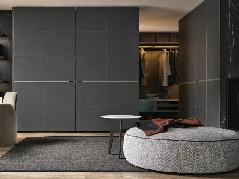 Armadio Senzafine Bangkok con ante scorrevoli rivestito in cuoio di Poliform