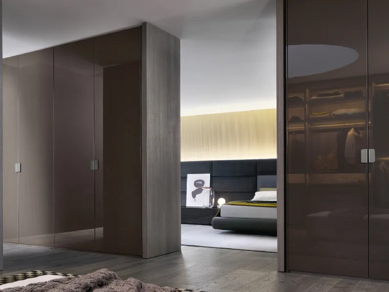 Armadio con ante battenti Senzafine New Entry di Poliform