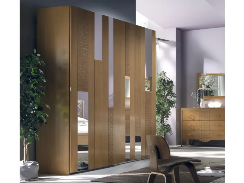 Armadio con ante scorrevoli Skyline in legno e specchi di Betamobili