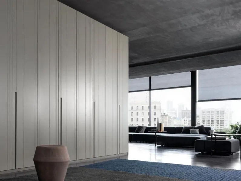 Armadio con ante battenti Stripe laccato opaco di Giellesse