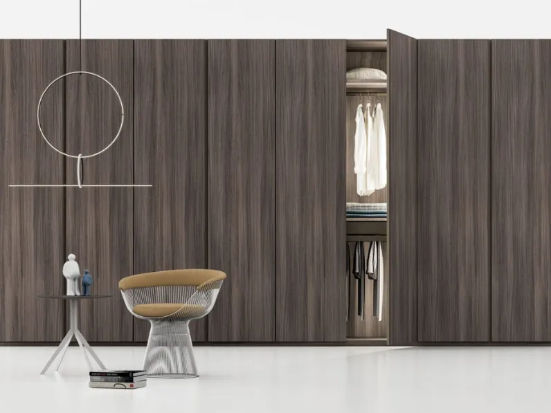 Armadio con ante battenti Presa in materico Olmo scuro di Tagliabue Mobili