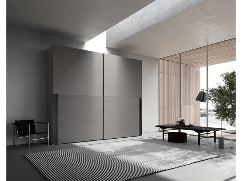 Armadio con ante scorrevoli Comp 300 in laccato opaco e legno di Mobilgam