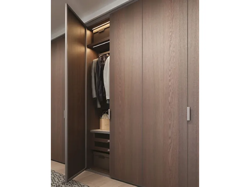 Armadio con ante battenti in essenza Rovere View legno di Mobilform