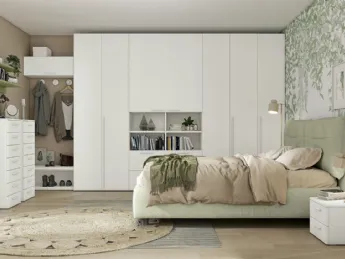 L'armadio Volo M016 di Colombini Casa unisce design essenziale e funzionalità.