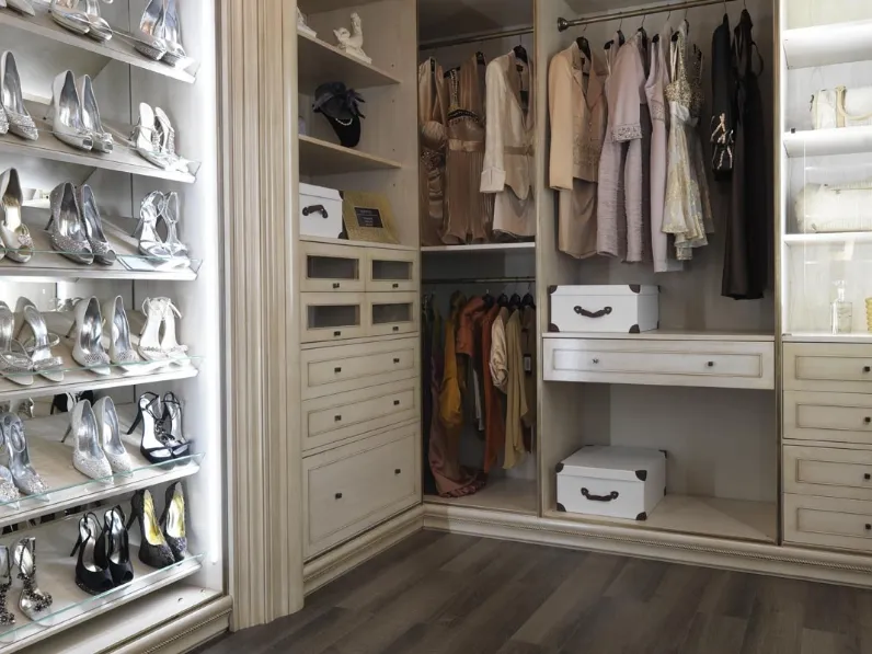 Cabina Armadio in legno laccato crema con scarpiera Walk in Closet 04 di Busatto