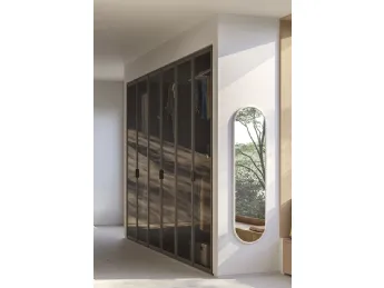 L'armadio Window N112 di Colombini Casa è un mobile elegante e funzionale per la tua camera da letto