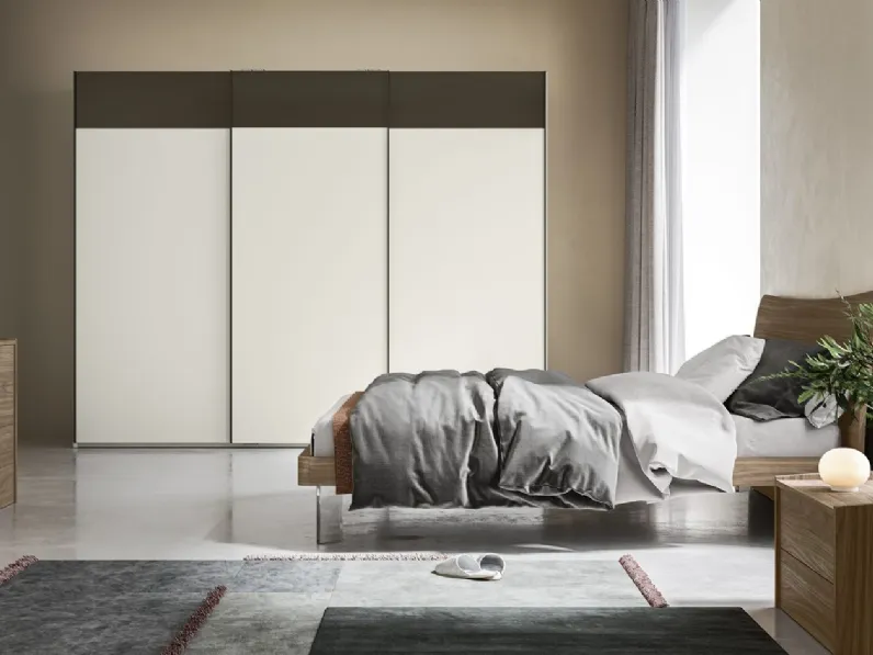 Armadio Scorrevole Logic ZN22 finitura Perla con fascia in metacrilato Bronzo di Marka Total Living