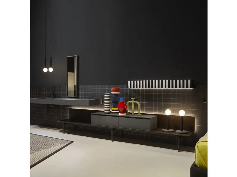 Mobile da Bagno in laccato e essenza legno con piedini in metallo Ala 02 di Antoniolupi