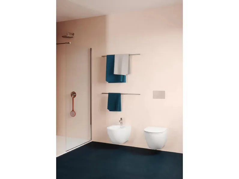Sanitari sospesi in ceramica bianca Comoda 03 di Azzurra Ceramica