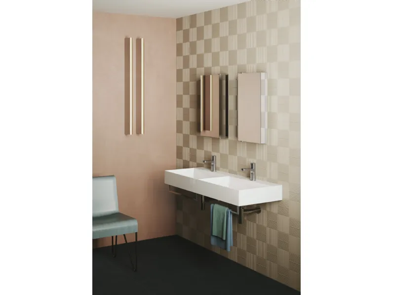 Lavabo da parete con portasalviette integrato Elegance Squared 04 di Azzurra Ceramica