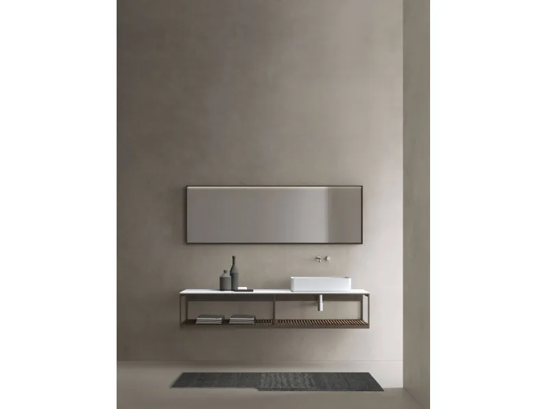 Mobile da Bagno con elementi a giorno con struttura in alluminio laccato titanio e listelli in noce canaletto Fjord 24 02 di Milldue