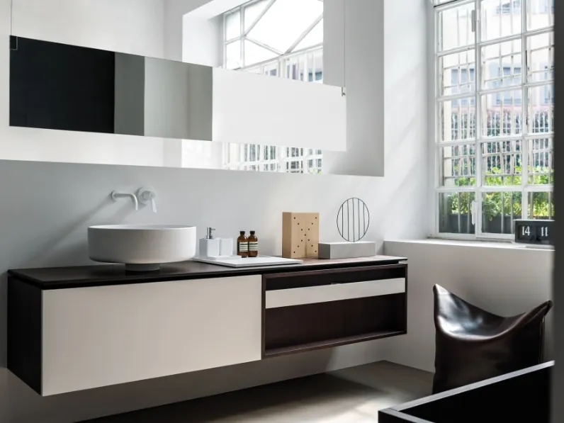 Mobile da Bagno sospeso in laccato opaco Flat XL composizione 24 di Agape