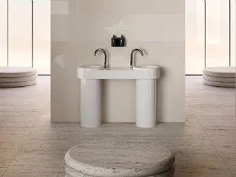 Il lavabo Liquid 02 di Vitra definisce il bagno con eleganza e minimalismo.