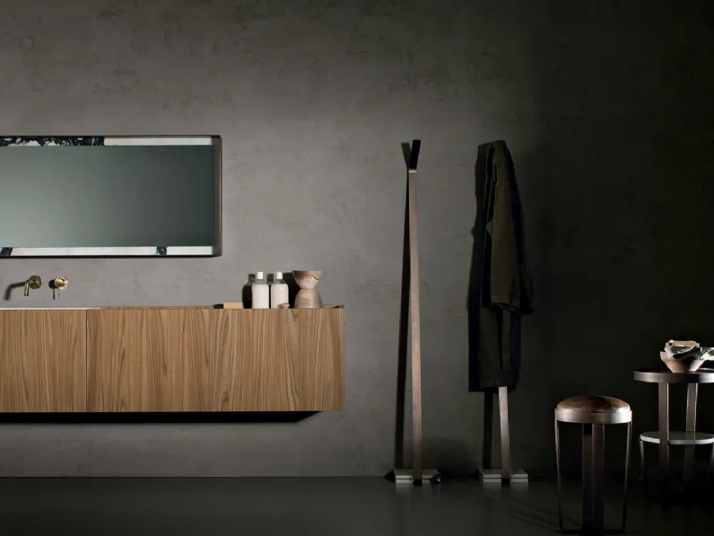 Mobile da Bagno sospeso in olmo termocotto con piano e lavabo integrato in marmo Must 04 di Altamarea