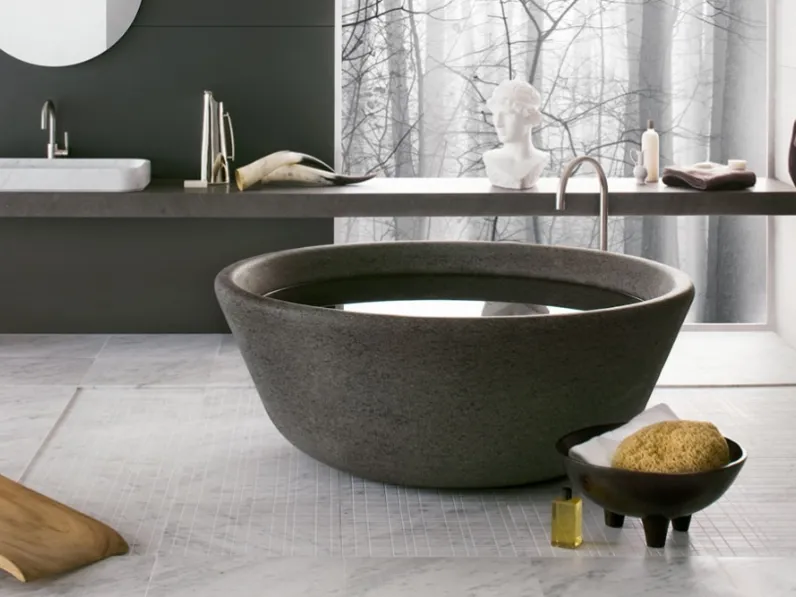 Vasca da Bagno rotonda in pietra naturale SPA di Neutra