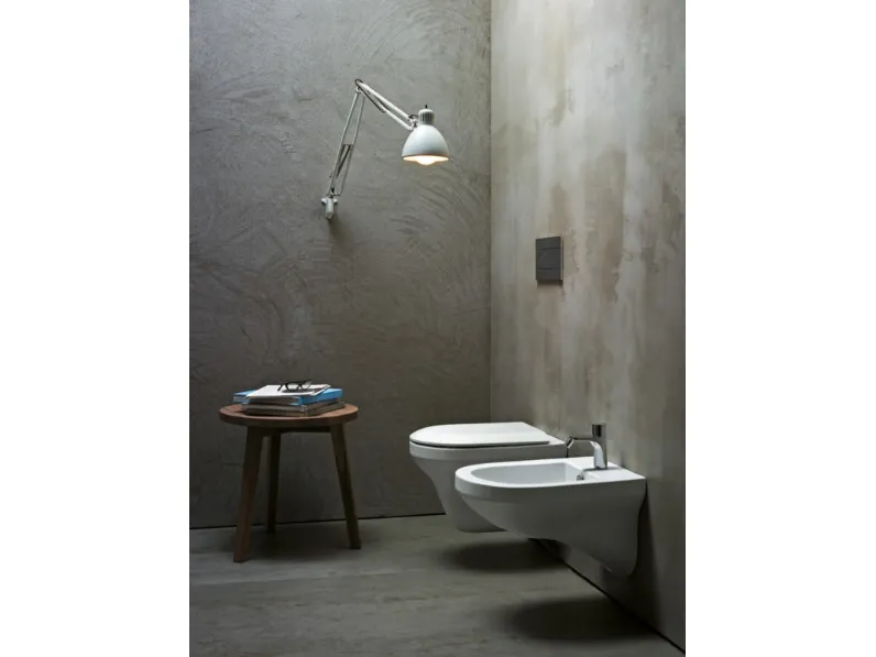 Arredo Bagno con sanitari sospesi dalla linea minimale Thin 03 di Azzurra Ceramica