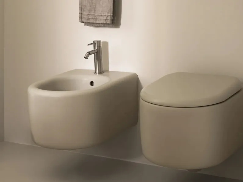 WC e Bidet sospesi Itaca di Ceramica Cielo