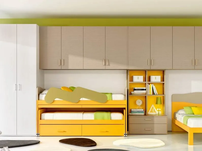 Cameretta 628 a ponte con tre letti, di cui uno estraibile di Ferrimobili