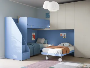 La cameretta Golf K140 di Colombini Casa è un ambiente essenziale e funzionale.