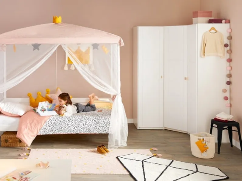 Cameretta con letto a baldacchino Princess di Lifetime Kidsroom