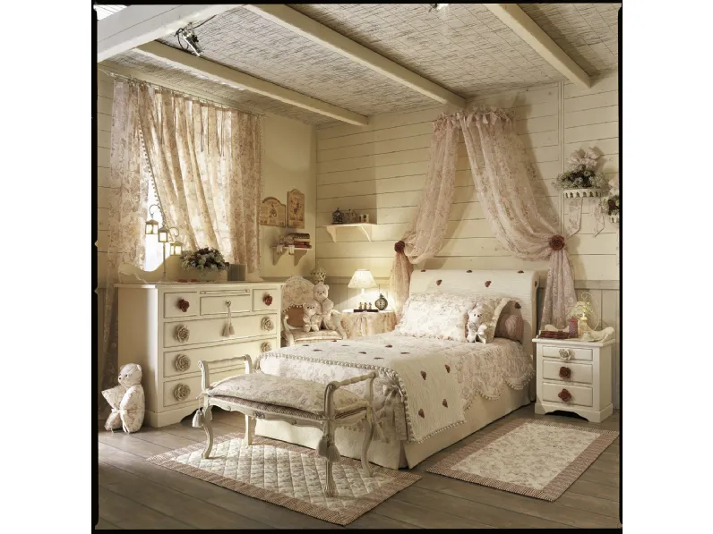 Cameretta Romantic Junior 36R in laccato opaco color avorio con maniglie a forma di rosa in tinta e rosse di Halley 