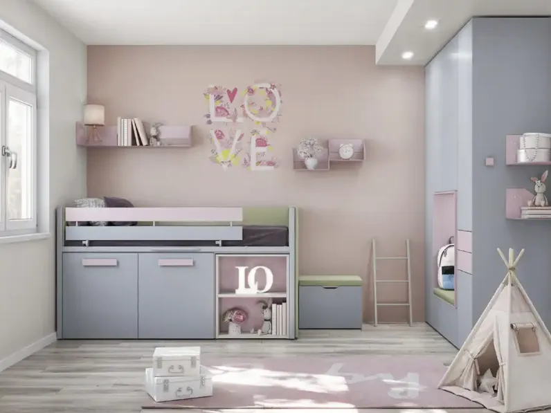 Cameretta salvaspazio Room 04 con cestoni e scrivania estraibili di Bloom