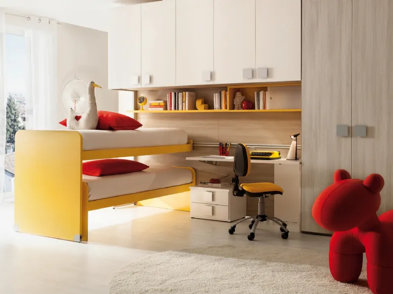 Cameretta a ponte salvaspazio con letto scorrevole e scrivania Young 326 di Ime Arredamenti
