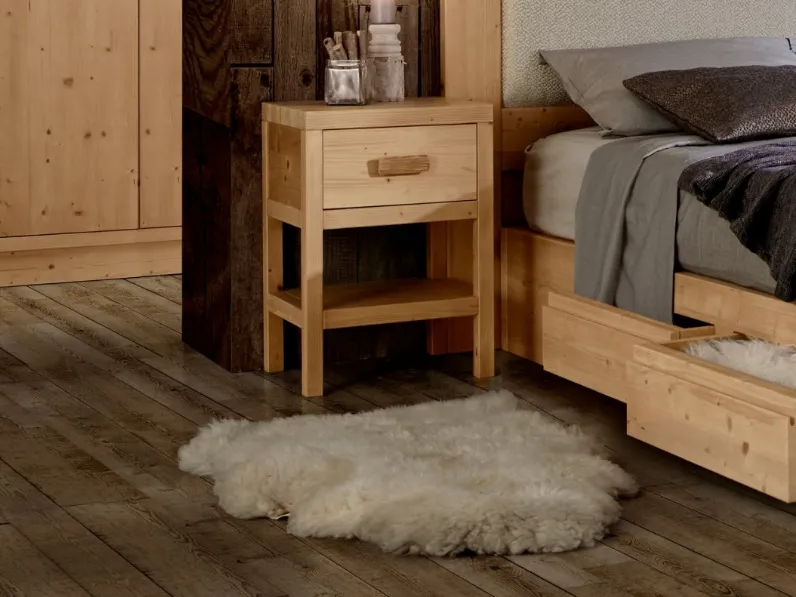 Comodino in legno massello di abete a un cassetto e un ripiano 3304-A di Zanini