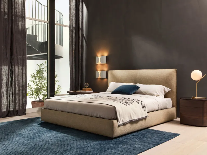 Comodino 4040 in legno con top in marmo di Molteni & C