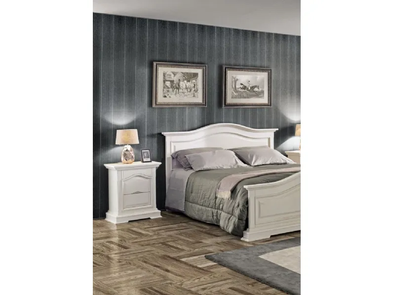 Comodino in legno laccato a tre cassetti di cui il primo a scatto 496-A di Zanini