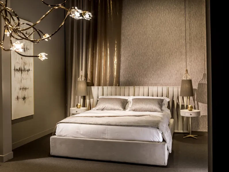 Comodino rotondo in legno con base in metallo City Tamburino di Cantori