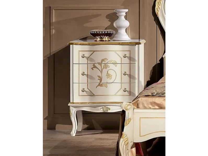 Comodino in legno laccato bianco con decori in foglia oro Classic 121 EM23 di Tarocco Vaccari