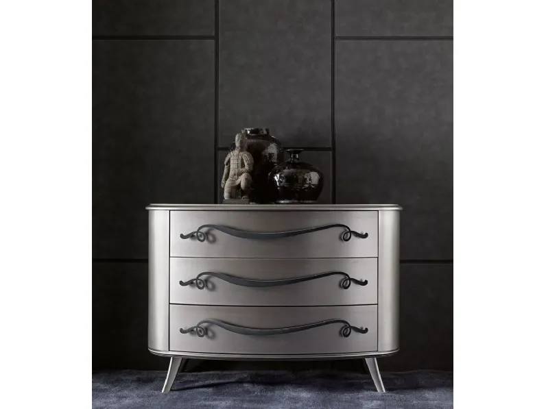 Comò classico in legno placcato MDF con gambe sagomate, fianchi e frontali curvi Papillon di Cortezari