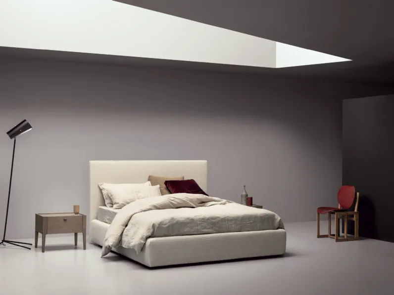 Comodino in frassino con piedini Ludwig di Md House