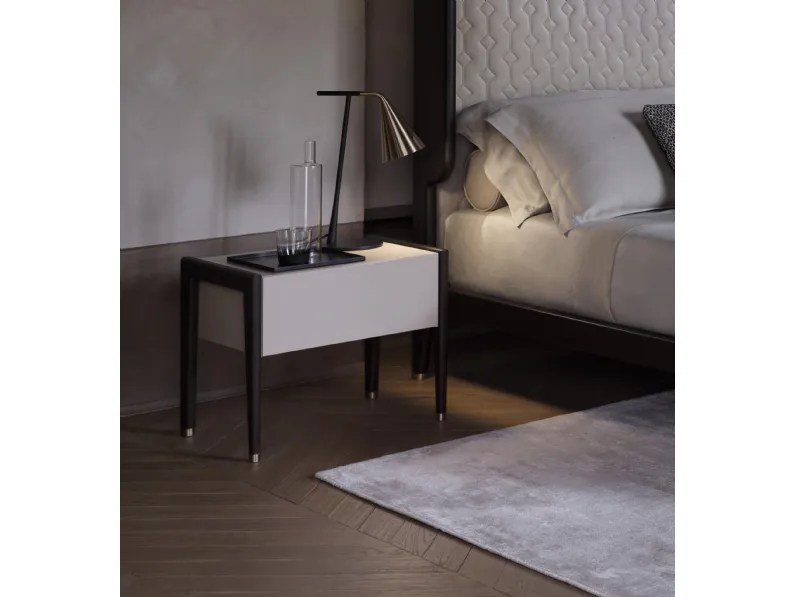 Comodino Hugs di Conte