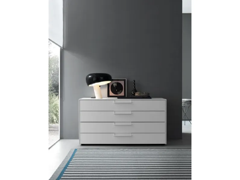 Comò Flat in legno laccato di Giellesse