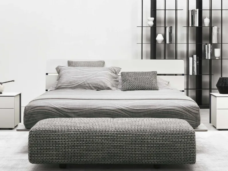 Comodino Juta in laccato opaco di Flou