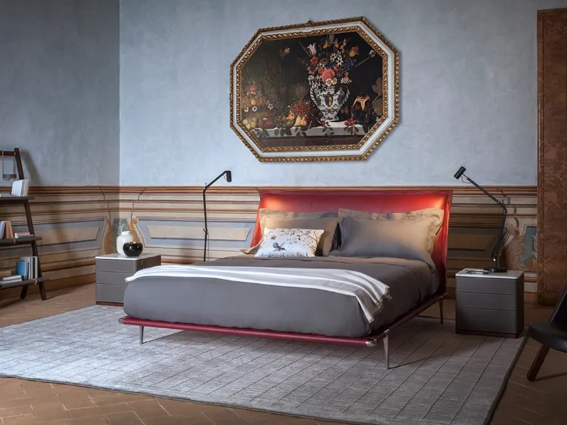 Comodino Fidelio in legno rivestito in cuoio di Poltrona Frau