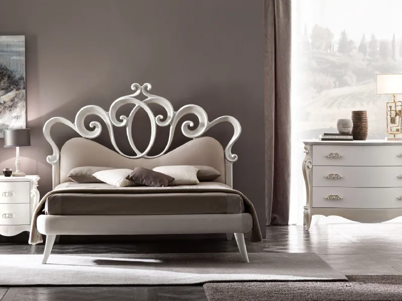 Gruppo notte in legno laccato opaco con top in MDF e maniglie decorative in fusione di alluminio Versaille di Cortezari