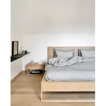Comodino Nordic II in rovere di Ethnicraft