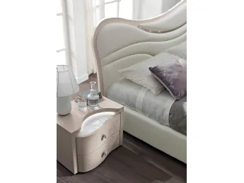 Il Comodino Prestige di Spar unisce design elegante e funzionalità pratica per arredare ogni ambient