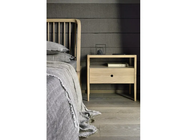 Comodino Spindle di Ethnicraft