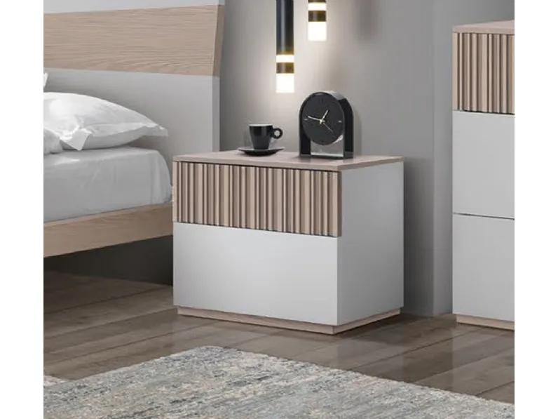 Comodino Stripes in legno laccato e inserto in frassino di Betamobili