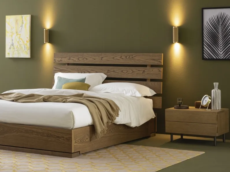 Comodino Vasto 68 con 2 cassetti in legno con piedini in metallo di Oggioni