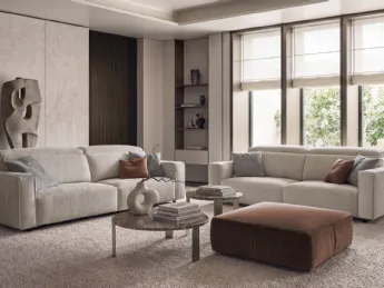 Il divano lineare Dublino di Rosini Divani è un esempio di design contemporaneo.