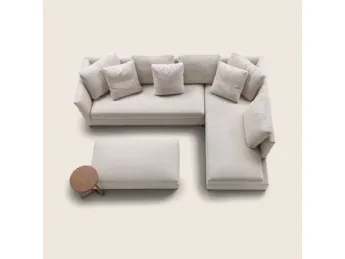 Il divano angolare Victor di Flexform unisce design contemporaneo e comfort eccezionale.