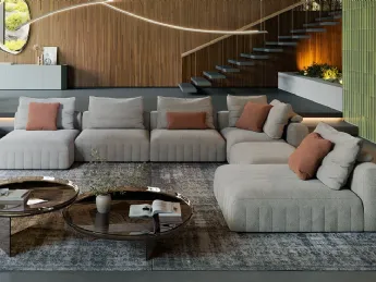 Il divano con penisola Gibson di Cattelan Italia unisce design contemporaneo e comfort assoluto.