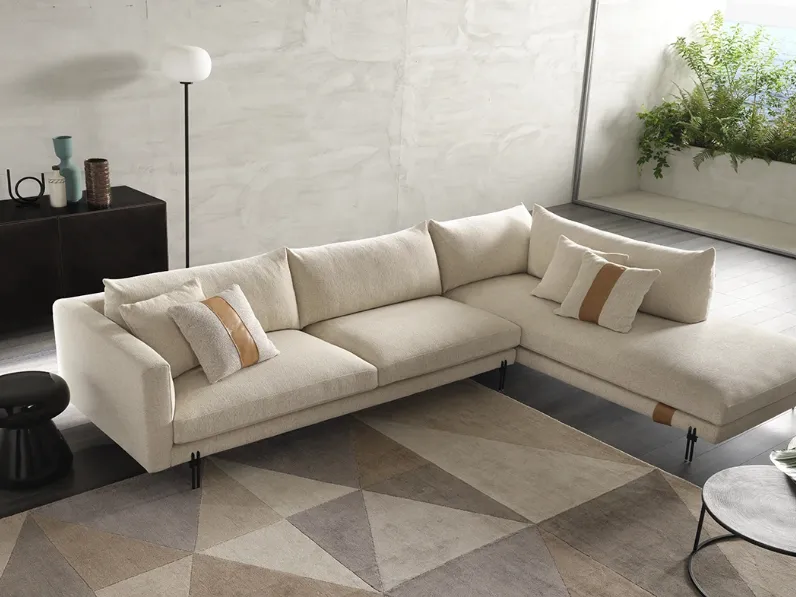 Divano in tessuto Ivan di Delta Salotti