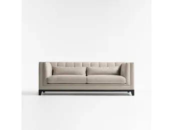 Il divano Ranieri di Tosconova unisce design moderno e comfort senza tempo.